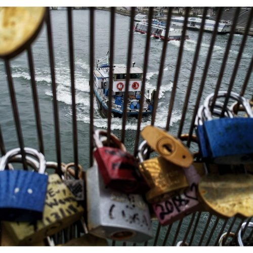 আর্টস ব্রিজ: ভালোবাসা ও শিল্পের সেতু